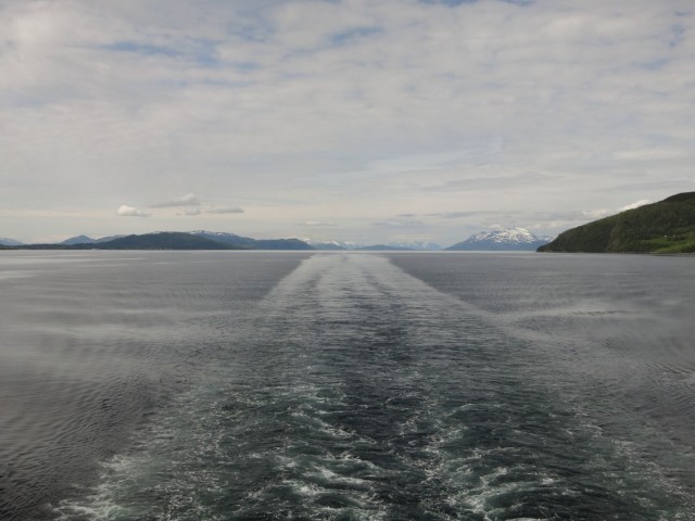 Hurtigruten_2015-06-21_10-35